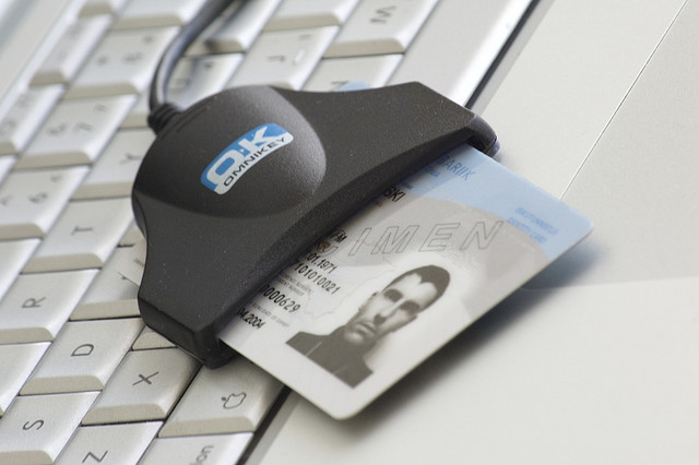 The Estonian ID-card in a smart card reader